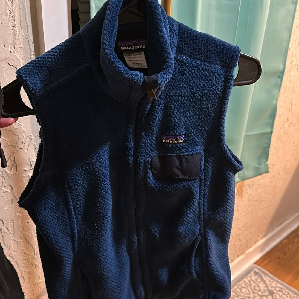 Patagonia Navy Vest, smoke free home, great condition!
